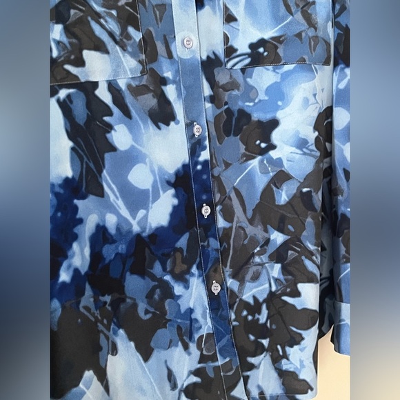 Calvin Klein Blue & Black Abstract Floral Button Down Women’s size medium - Picture 4 of 16